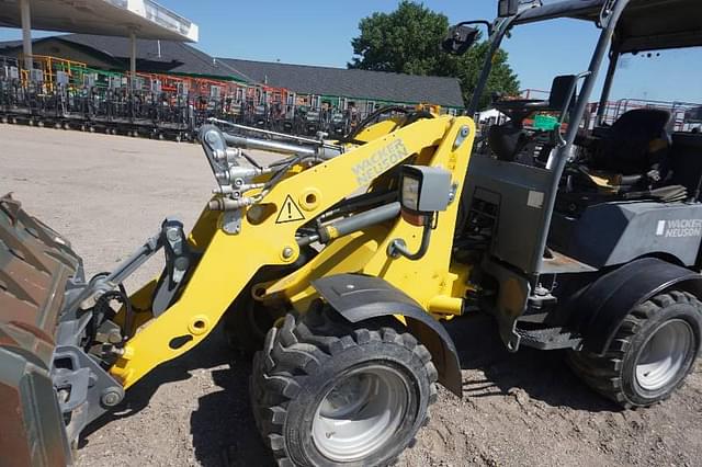 Image of Wacker Neuson WL32 equipment image 2