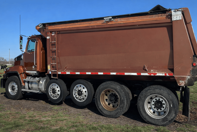 Image of Western Star 4700 equipment image 2