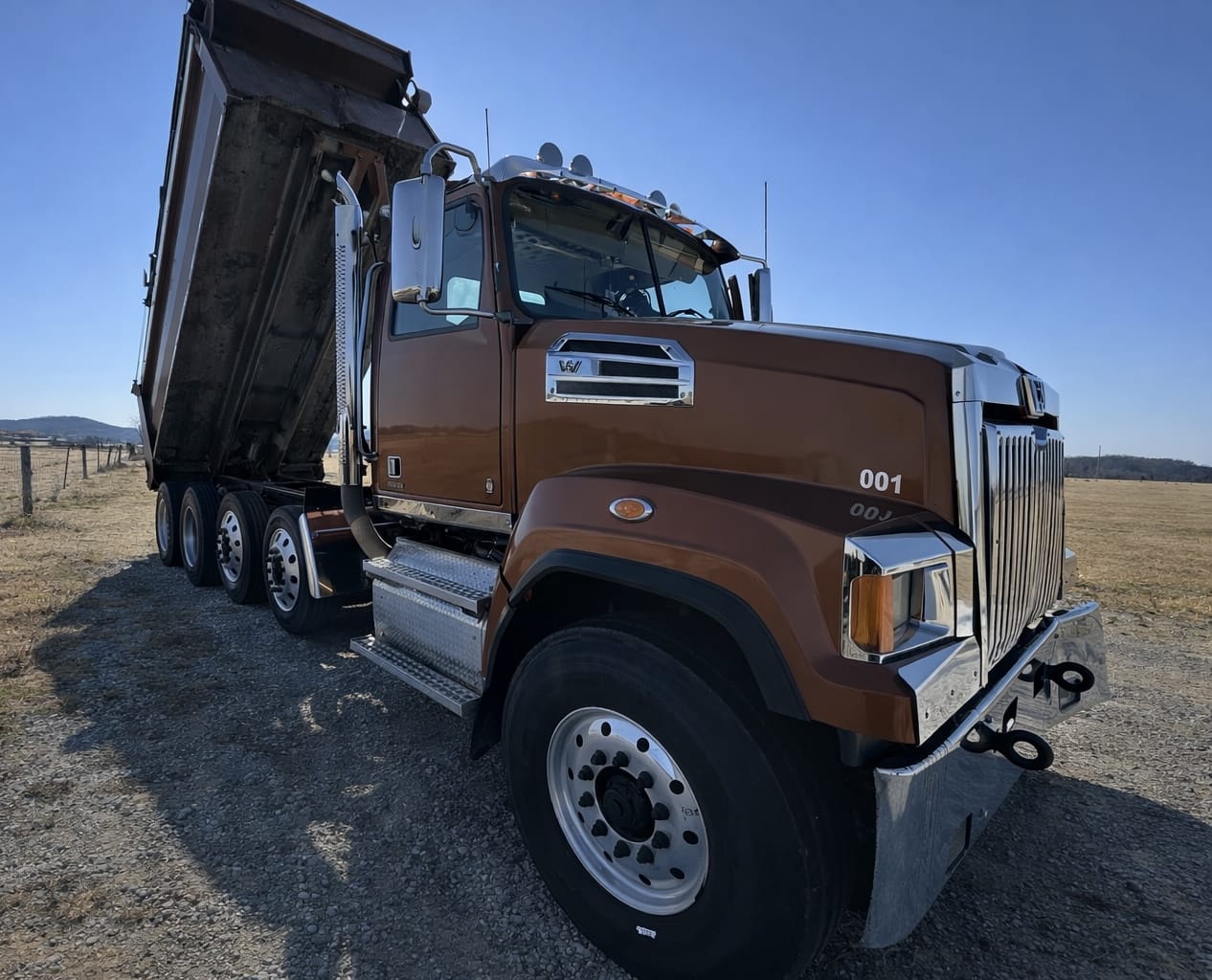 2018 Western Star 4700 Equipment Image0