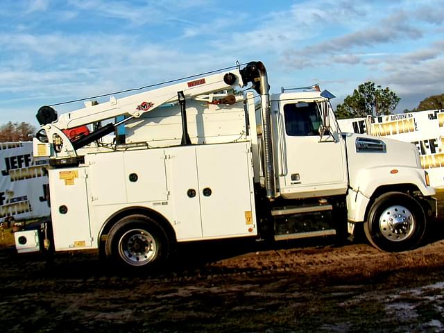 Image of Western Star 4700 equipment image 3