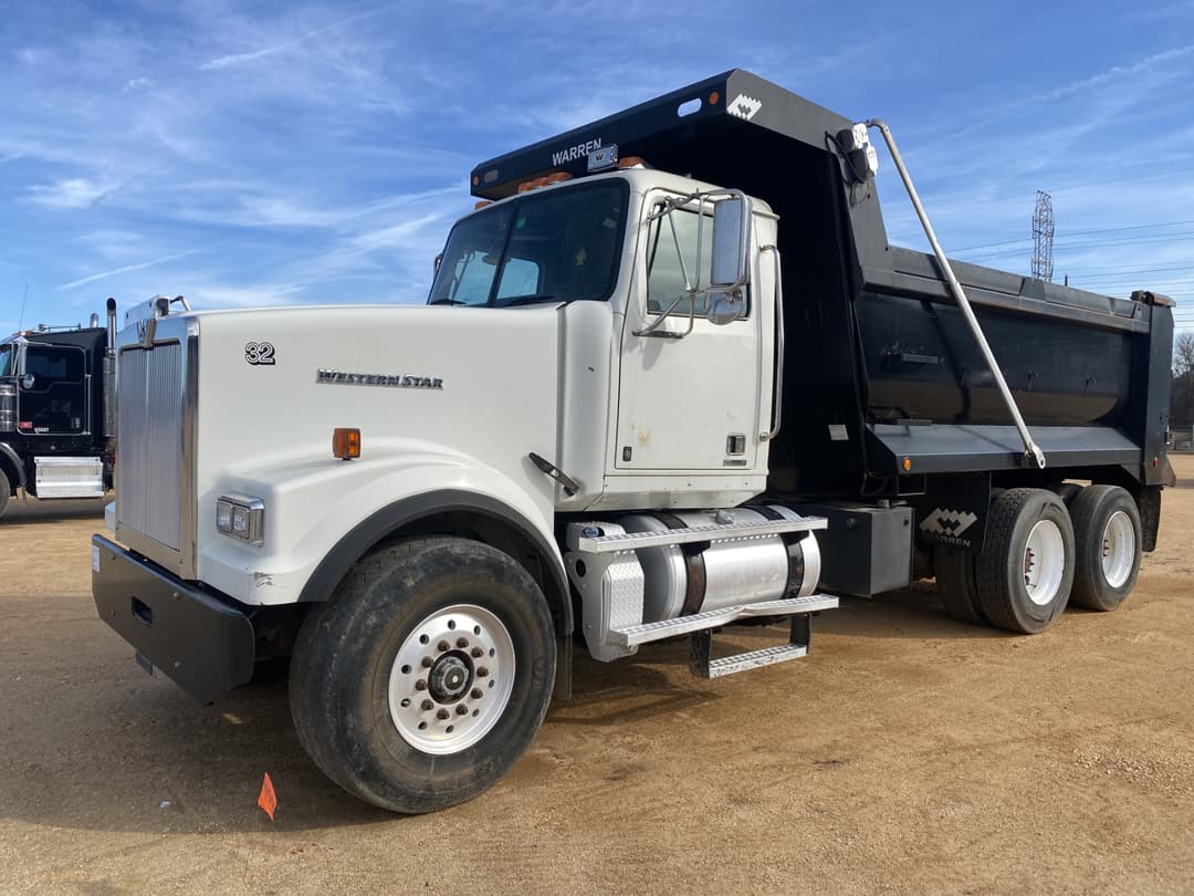 Image of Western Star W4900SF Primary image