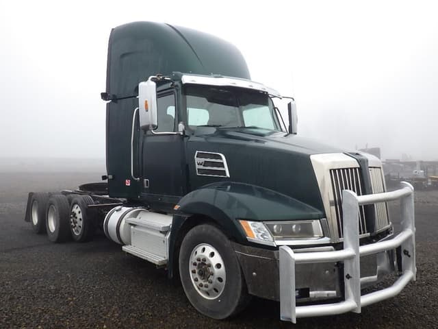 Image of Western Star 5700XE equipment image 2