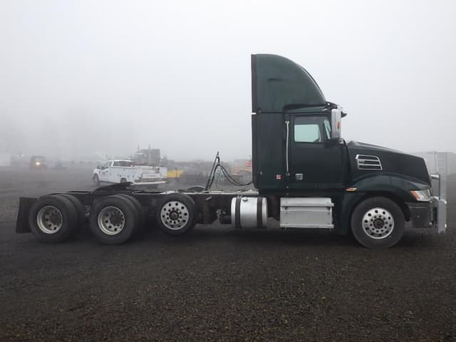 Image of Western Star 5700XE equipment image 3