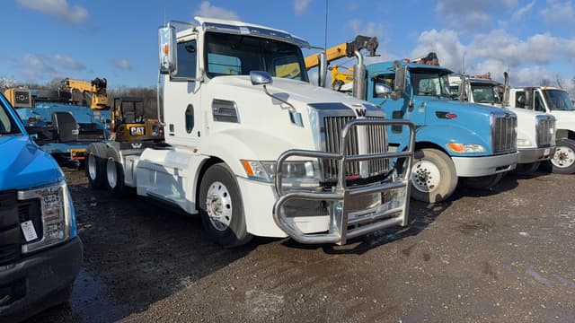 Image of Western Star 5700XE equipment image 2