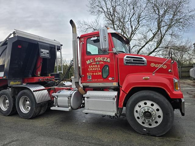 Image of Western Star 4700SF equipment image 4
