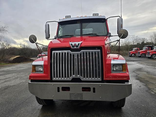 Image of Western Star 4700SF equipment image 2