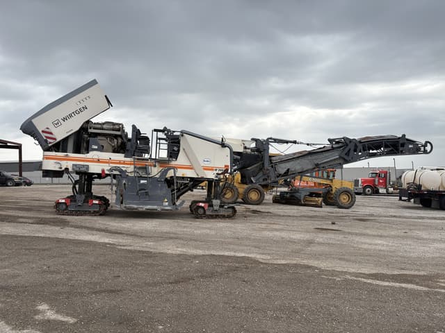 Image of Wirtgen W200I equipment image 4