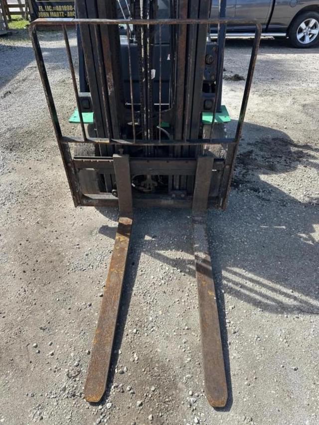 Image of Yale GLP050MX equipment image 4