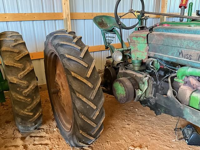 Image of John Deere B equipment image 2