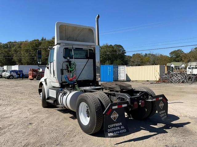 Image of International 8600 equipment image 2