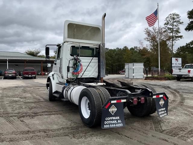 Image of International 8600 equipment image 1