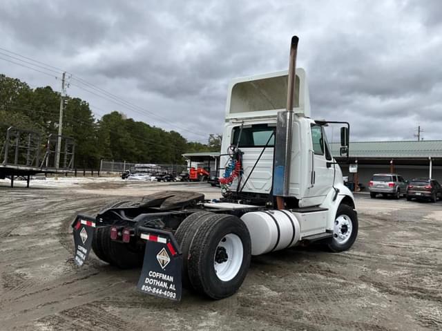 Image of International 8600 equipment image 4