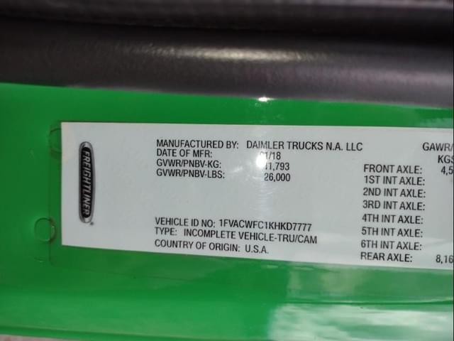 Image of Freightliner M2 106 equipment image 4