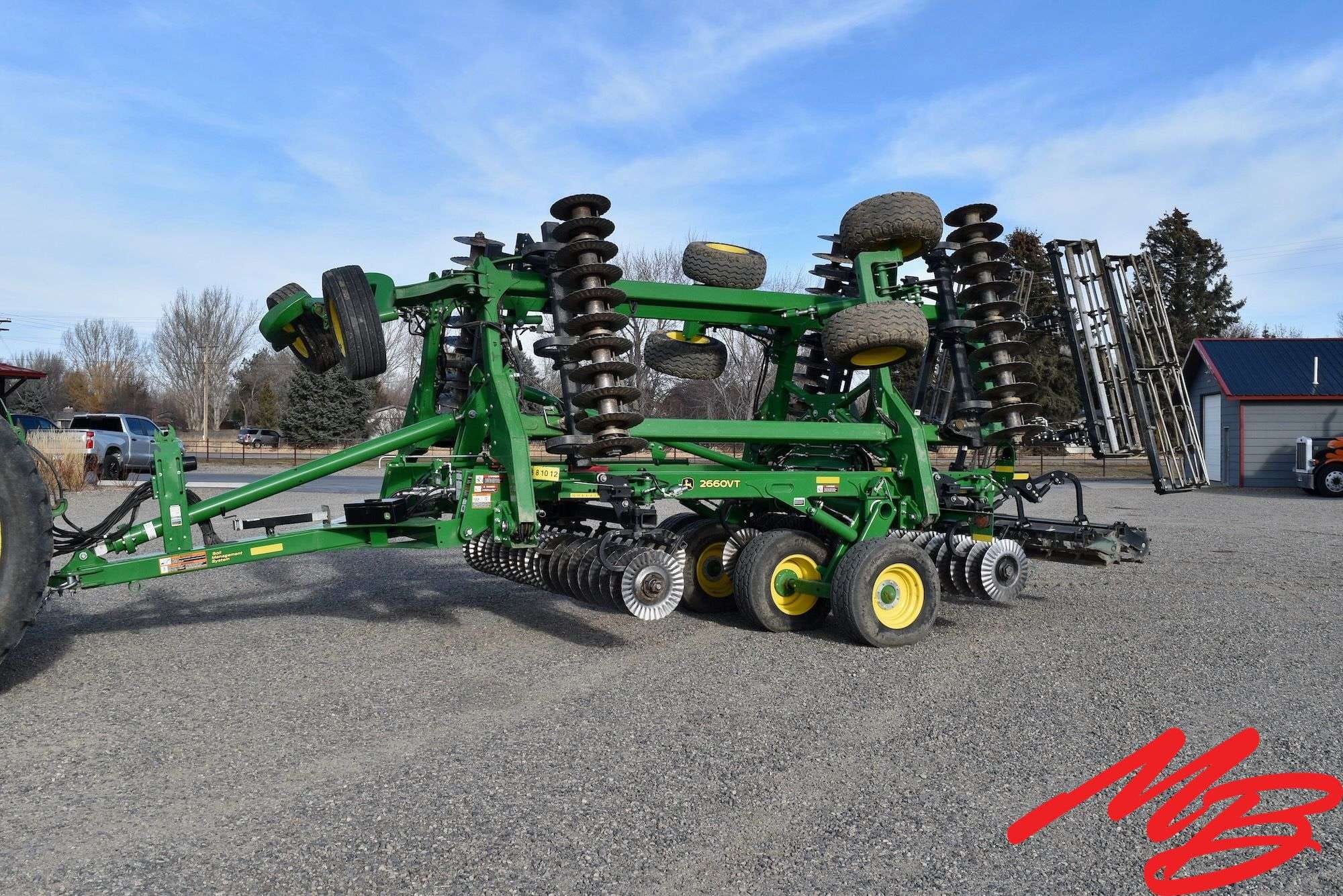 2019 John Deere 2660VT Equipment Image0