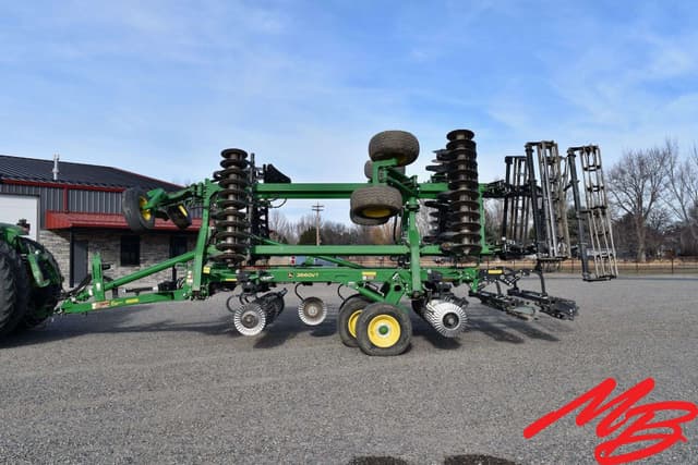 Image of John Deere 2660VT equipment image 2