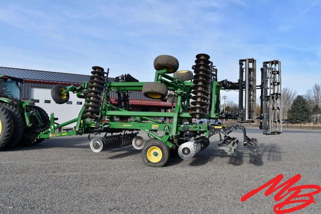 Image of John Deere 2660VT equipment image 3