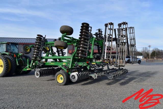 Image of John Deere 2660VT equipment image 4