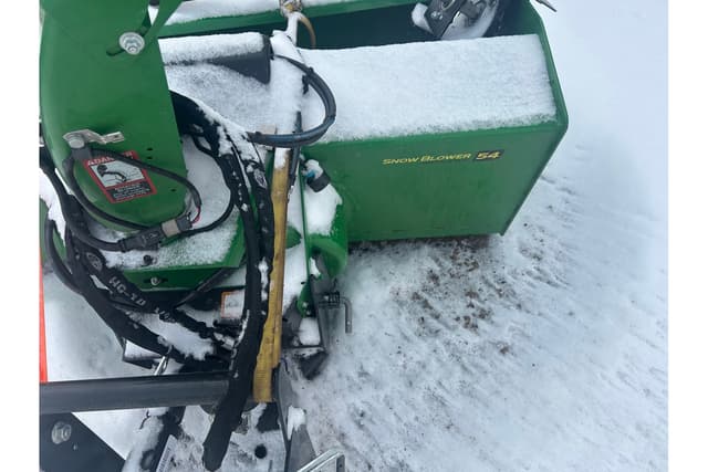 Image of John Deere 2025R equipment image 3