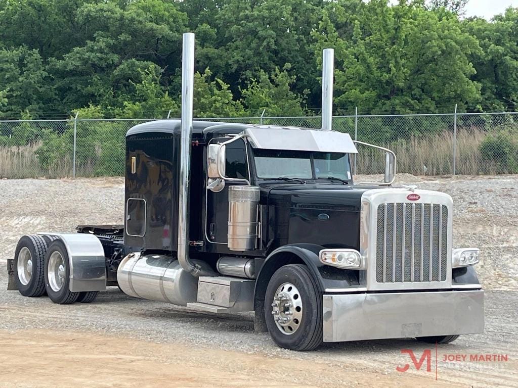 2019 Peterbilt 389 Equipment Image0