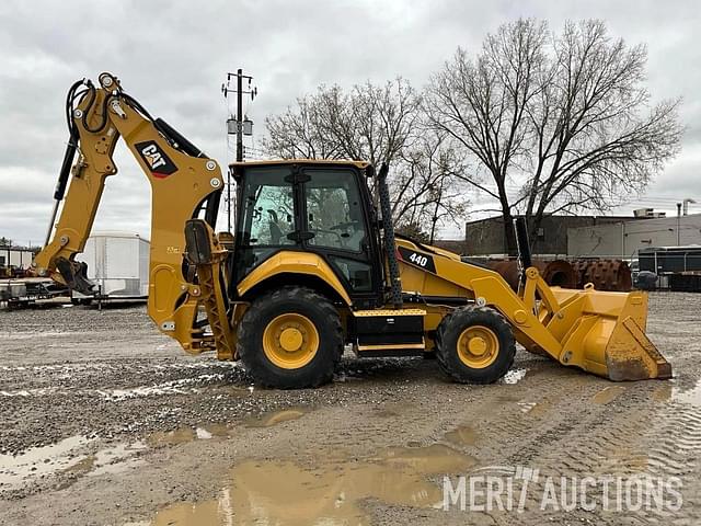 Image of Caterpillar 440 equipment image 4