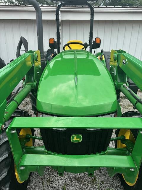Image of John Deere 5065E equipment image 2