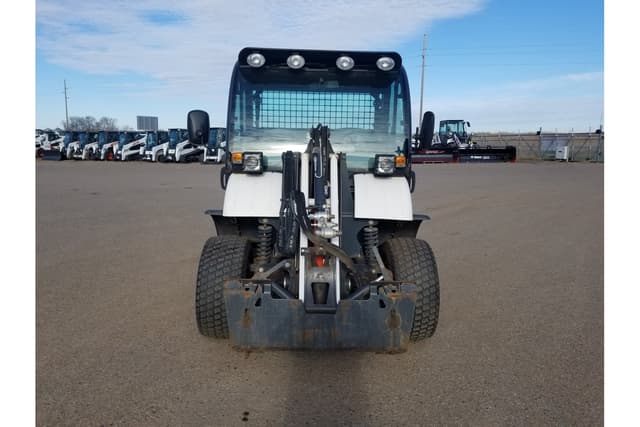 Image of Bobcat Toolcat 5600 equipment image 1