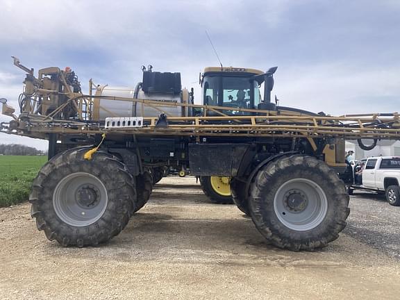 Image of RoGator RG1300C equipment image 3