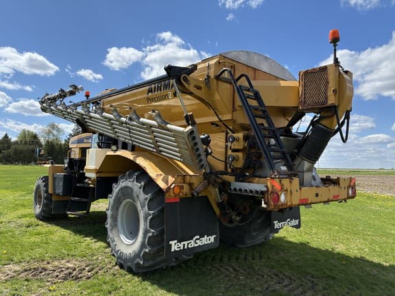 Image of Terra-Gator TG8400 equipment image 2