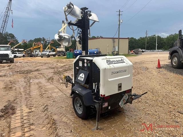 Image of Allmand  Night-Lite V-Series  equipment image 2