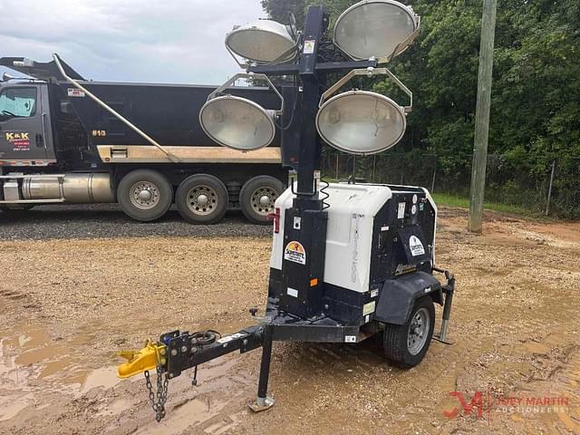 Image of Allmand  Night-Lite V-Series  equipment image 3