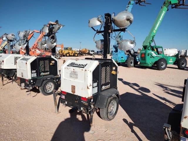 Image of Allmand Night-Lite V-Series equipment image 2