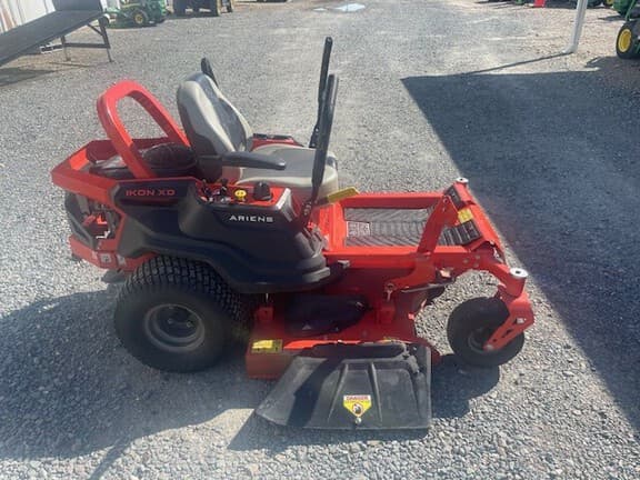 Image of Ariens Ikon XL52 equipment image 2