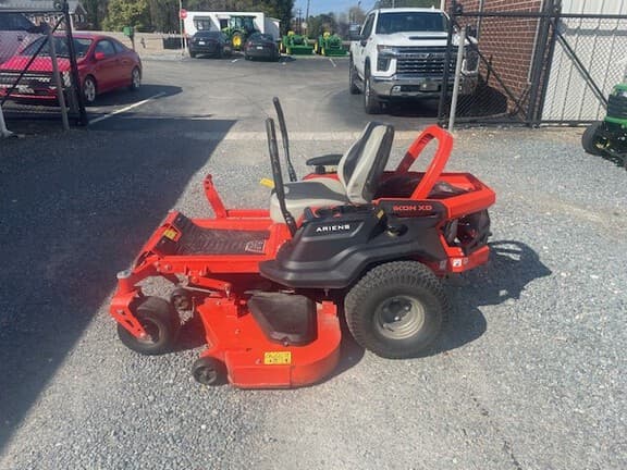 Image of Ariens Ikon XL52 equipment image 1