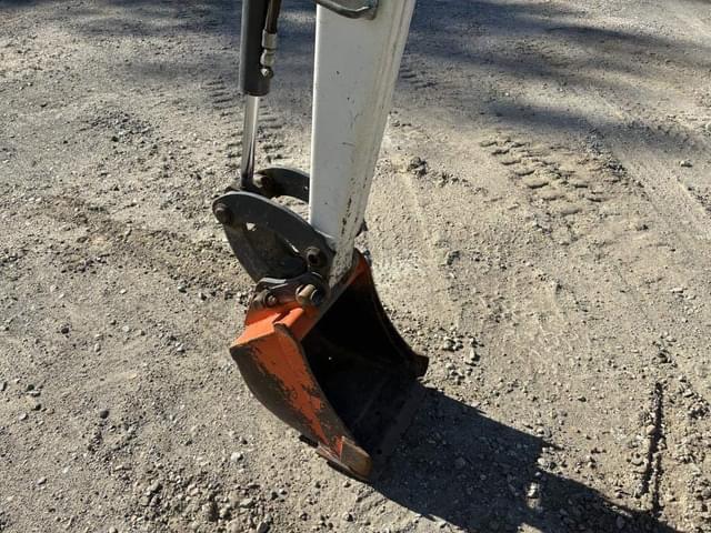 Image of Bobcat E10 equipment image 4