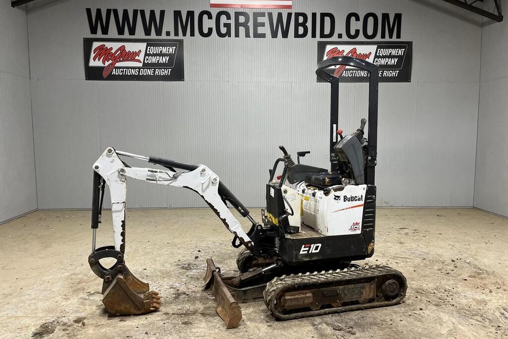 Main image Bobcat E10