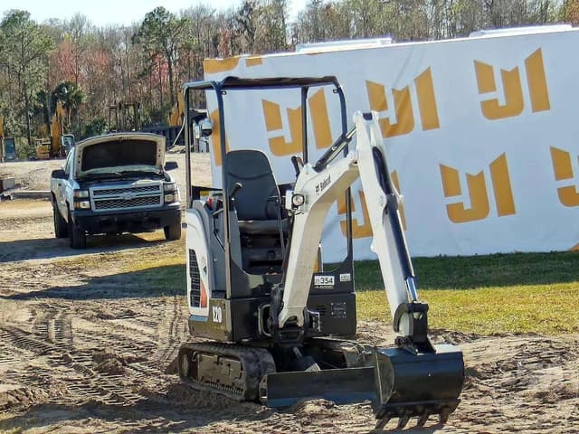 Image of Bobcat E20 equipment image 2