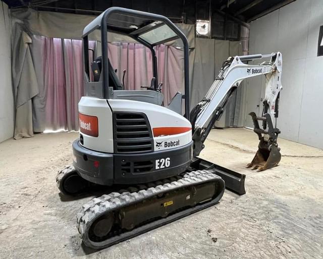 Image of Bobcat E26 equipment image 4