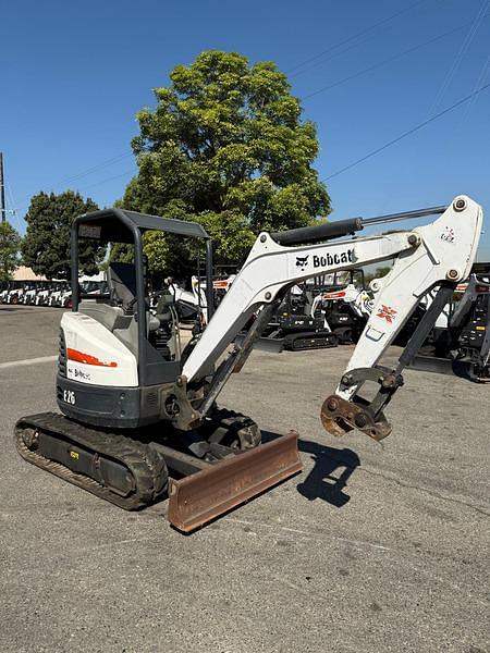 Image of Bobcat E26 equipment image 3