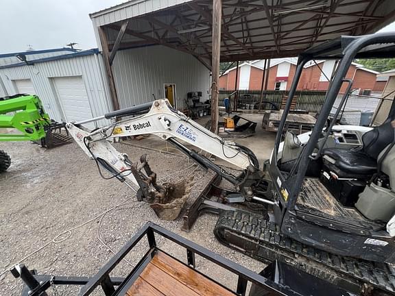 Image of Bobcat E32 equipment image 1