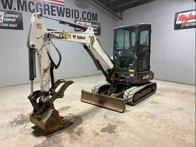 Image of Bobcat E32i equipment image 1