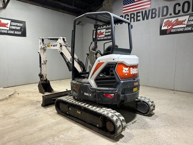 Image of Bobcat E35 equipment image 1