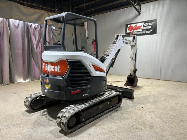 Image of Bobcat E35 equipment image 2