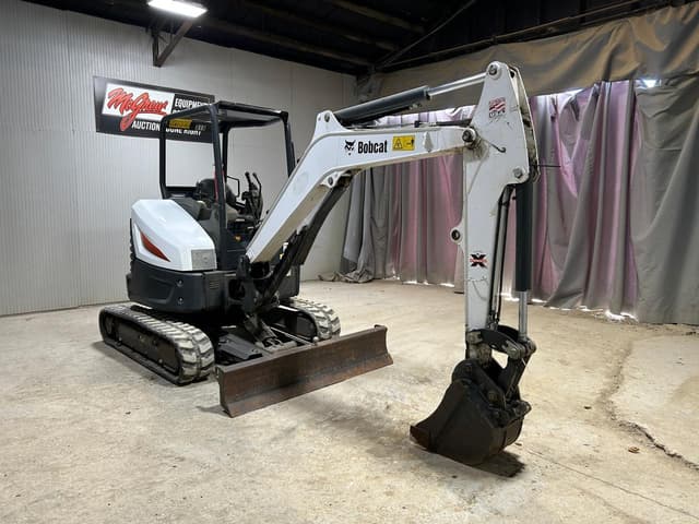 Image of Bobcat E35 equipment image 4