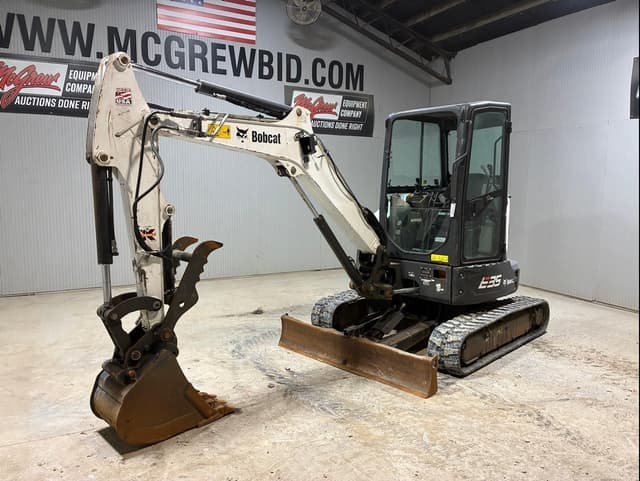 Image of Bobcat E35 equipment image 1