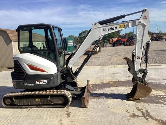 Image of Bobcat E35 equipment image 4