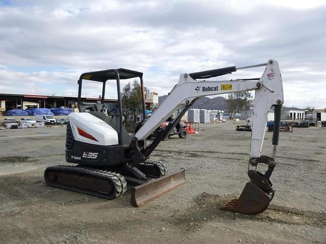 Image of Bobcat E35 equipment image 1