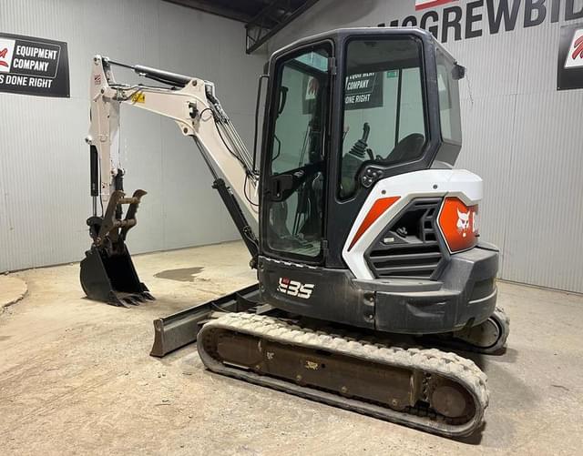 Image of Bobcat E35 equipment image 2