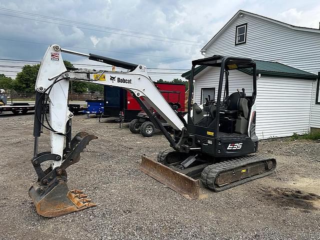 Image of Bobcat E35i equipment image 1