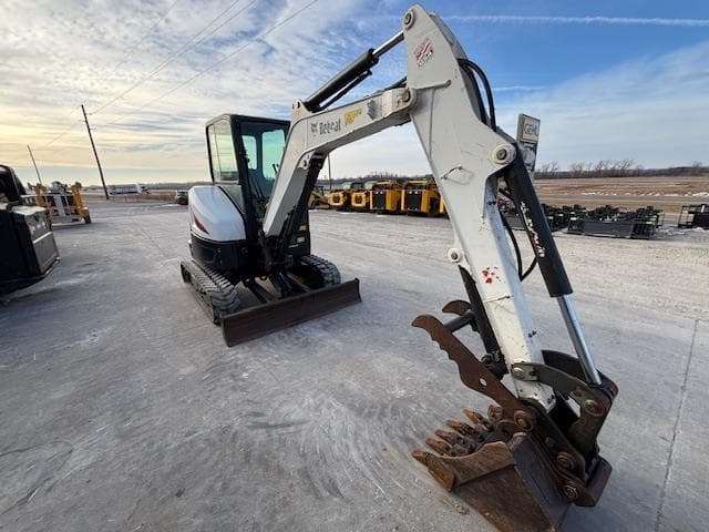 Image of Bobcat E35i equipment image 2