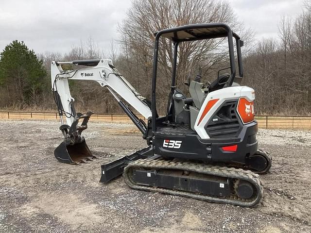 Image of Bobcat E35i equipment image 3